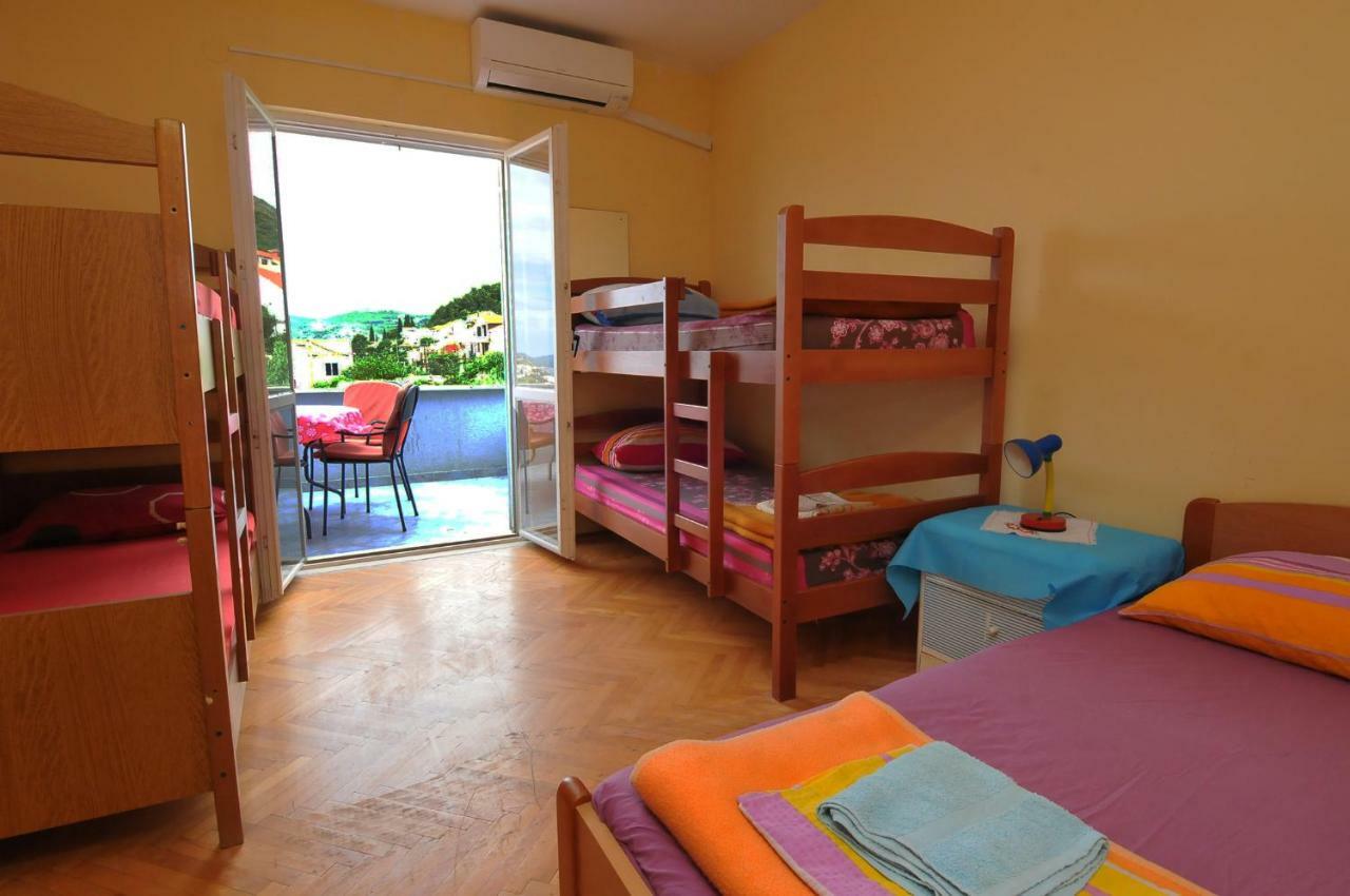 Guest House Banana ดูบรอฟนิก ภายนอก รูปภาพ